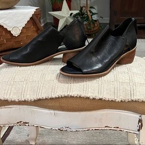 Sofft Black Leather Open-Toe Heels